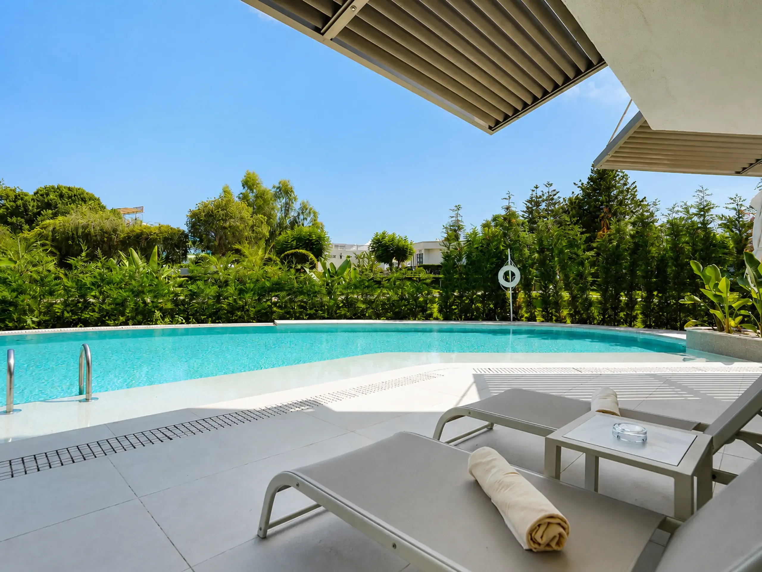 park bina corner suite swim-up jakuzili (6)