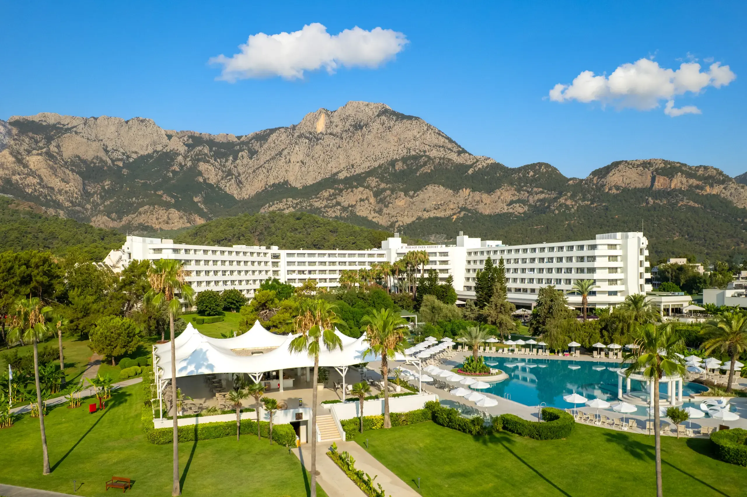 Toros Dağları eteğinde, yeşillikler içinde Mirage Park Resort
